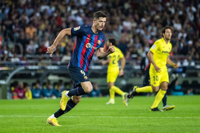 Archivo - Robert Lewandowski of FC Barcelona in action during the spanish league, La Liga Santander, football match played between FC Barcelona and Villarreal CF at Spotify Camp Nou stadium on October 20, 2022, in Barcelona, Spain.