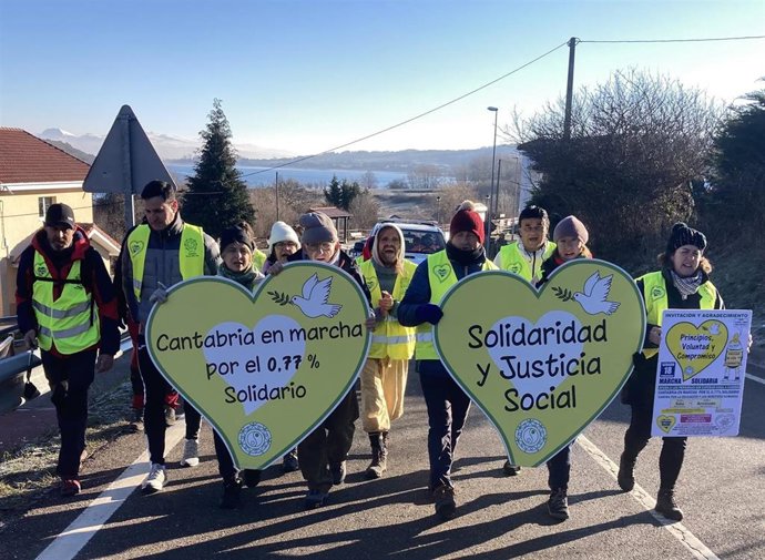 Un total de 36.000 pasos solidarios unen las Rozas de Valdearroyo,  Valdeprado del Río y Valdeolea
