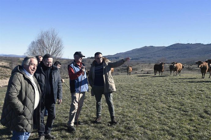 El conselleiro do Medio Rural, José González, en Montederramo (Ourense).