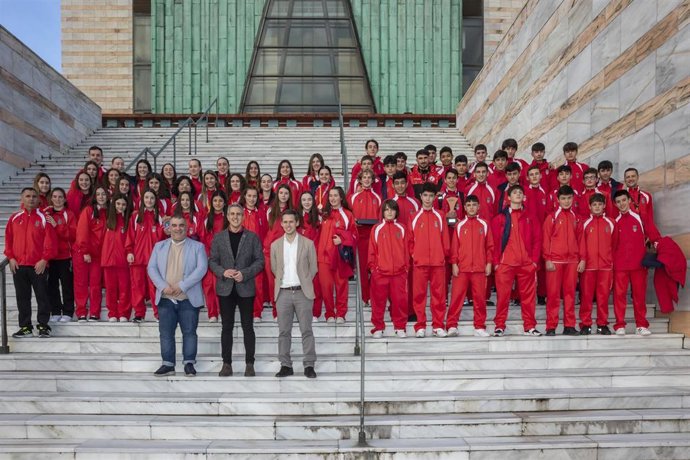 Recepción de medallistas cántabros de balonmano.