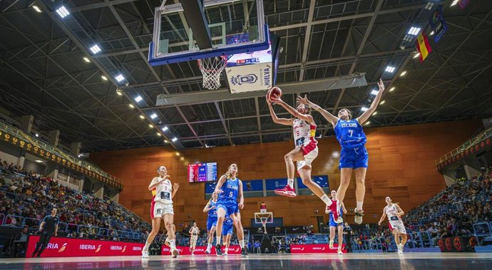 Archivo - Imagen del partido entre España e Islandia de la fase de clasificación para el Eurobasket 2023