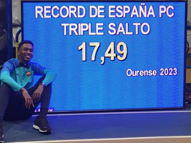 Jordan Díaz pulveriza su récord de España de triple en 'indoor'
