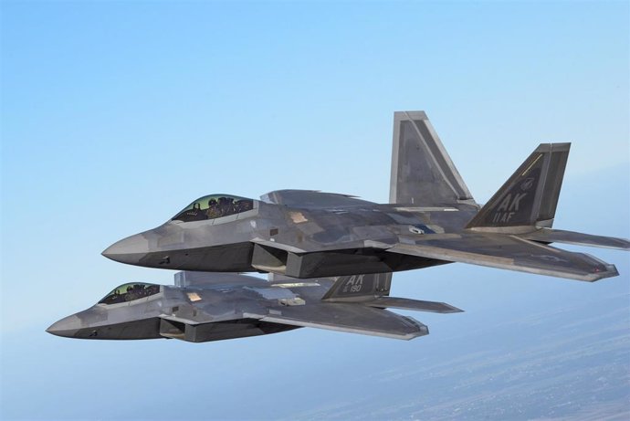 Archivo - Aviones de combate estadounidenses F-22 Raptor