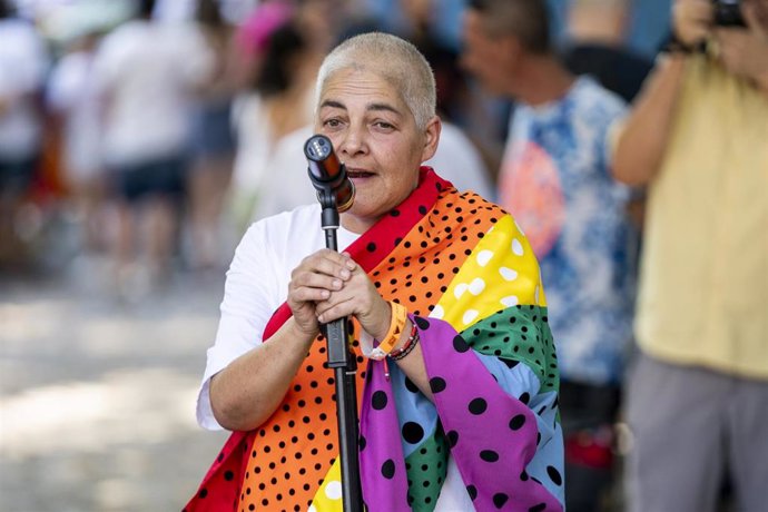 Archivo - La presidenta de FELGTBI, Uge Sangil, interviene durante la manifestación por el Orgullo LGTBIQ+, a 9 de julio de 2022, en Madrid (España).