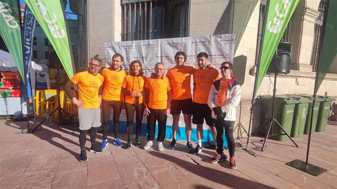 Dirigentes del PP en la carrera Galbán de Oviedo contra el cáncer
