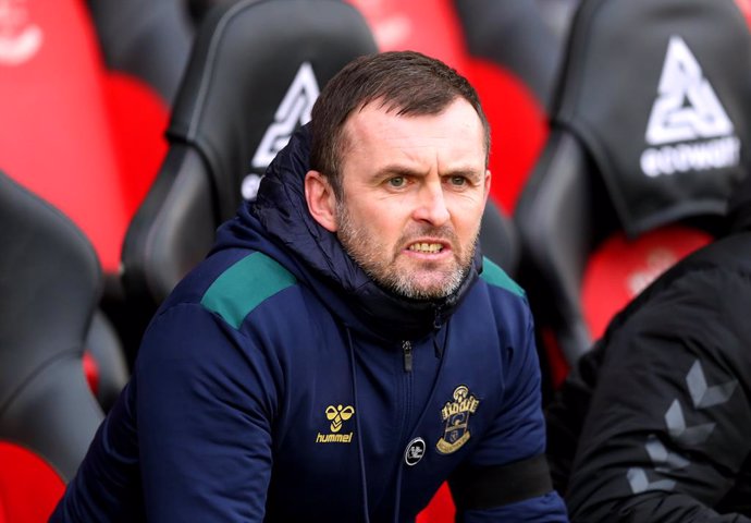 11 February 2023, United Kingdom, Southampton: Southampton manager Nathan Jones reacts during the English Premier League soccer match between Southampton and Wolverhampton Wanderers at St. Mary's Stadium. Photo: Kieran Cleeves/PA Wire/dpa