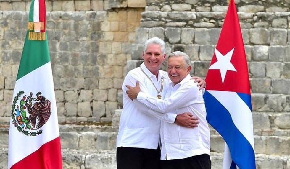 Miguel Díaz-Canel y Andrés Manuel López Obrador en Edzná, Campeche, México