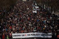 Cientos de miles de personas desbordan las calles de Madrid para defender la Sanidad pública