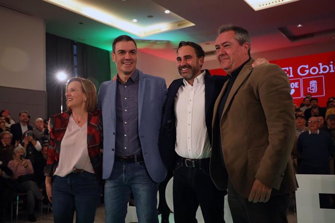 Begoña Medina, Pedro Sánchez,  Daniel Pérez, y Juan Espadas en un acto en Málaga 