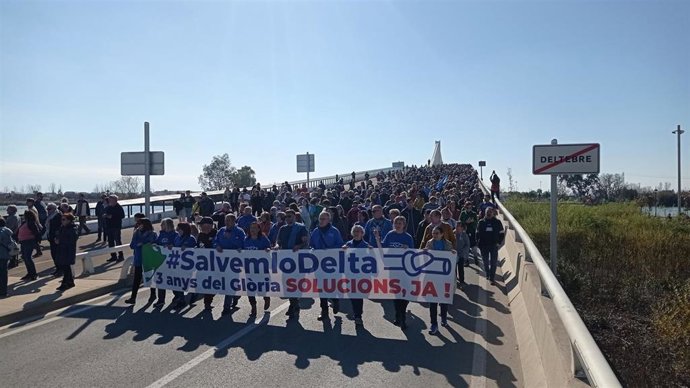 Manifestantes este domingo por el Delta