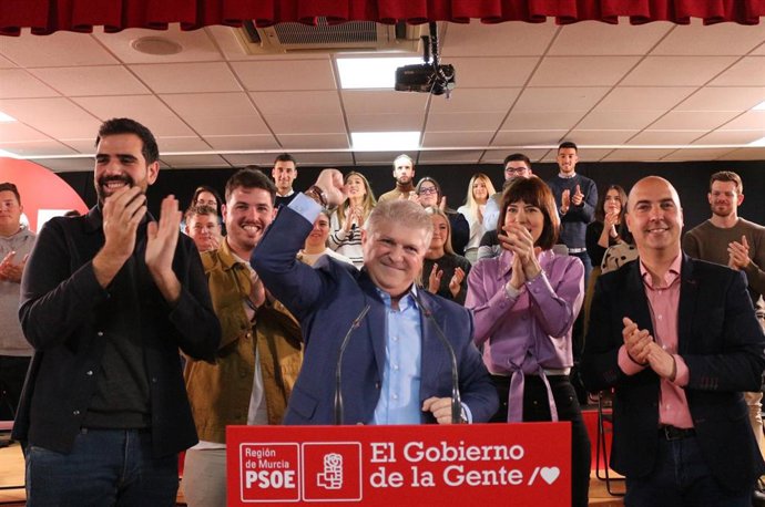 El secretario general del PSOE en la Región de Murcia, Pepe Vélez, durante la clausura de la Convención Municipalista de las Juventudes Socialistas de España