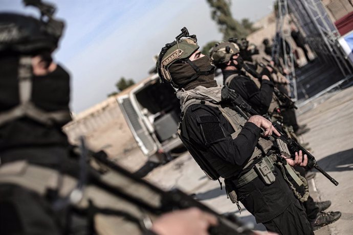 Archivo - Paramilitares iraquíes desplegados para combatir al Estado Islámico en Diyala, Irak