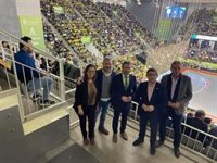 Francisco Reyes felicita al Jaén Paraíso Interior FS y a su "marea amarilla" tras su tercera Copa de España