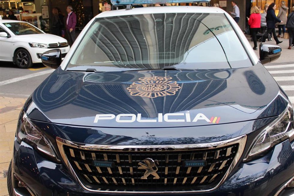 Nota De Prensa Y Fotografía De Recurso: "La Policía Nacional Desarticula Dos Puntos De Venta De Droga Al Menudeo Y Detiene A Cuatro Personas"