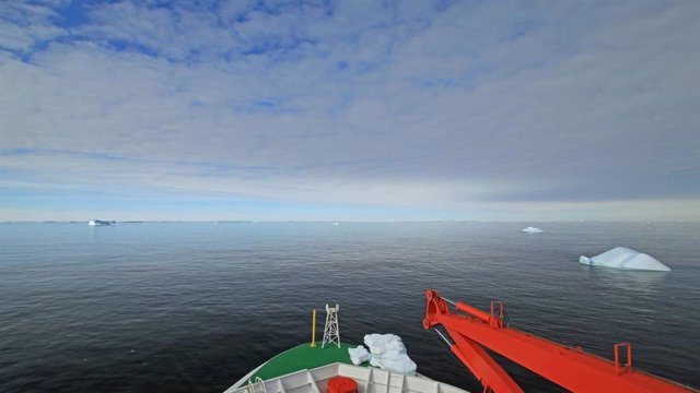 Polarstern en el Mar de Bellingshausen, Antártida Occidental, en enero de 2023.