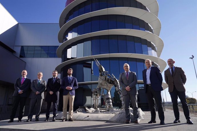 García-Gallardo visita la fábrica de Campofrío en Burgos.