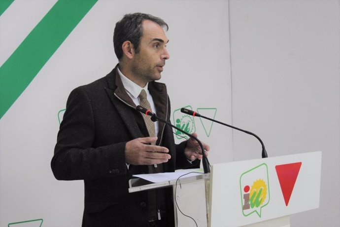 Toni Valero, coordinador de IU Andalucía, en rueda de prensa