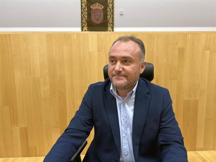 Archivo - El diputadpo del PSOE Luis Guerrero.
