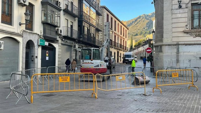 Obras para la reposición de adquinado.