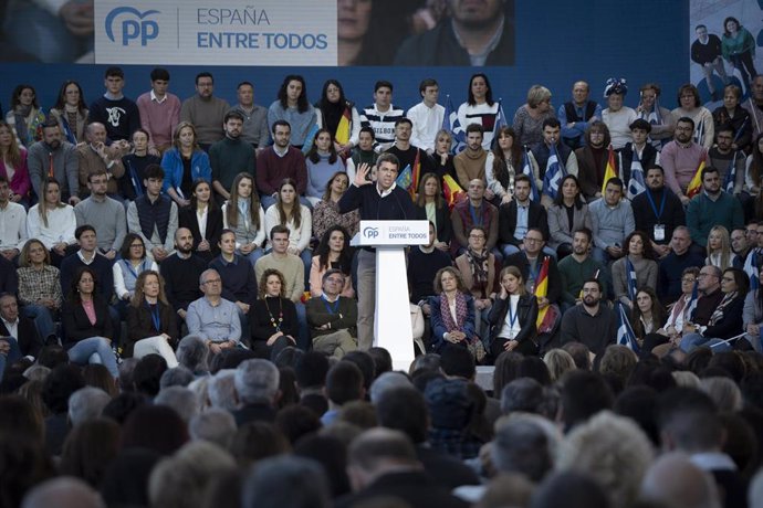 El presidente del PPCV, Carlos Mazón, interviene durante la clausura de la 26 Intermunicipal del Partido Popular (PP)