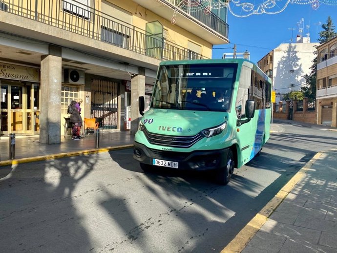 Entra en funcionamiento la nueva flota de autobuses urbanos de Alcalá de Guadaíra.