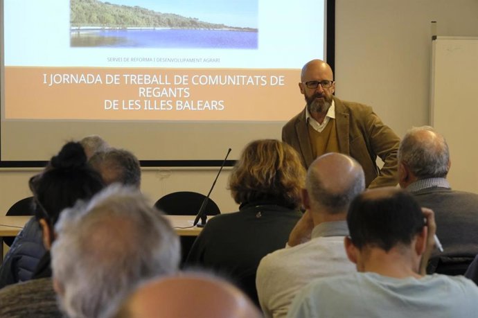 El director general de Agricultura, Ganadería y Desarrollo Rural, Fernando Fernández, durante la presentación del Plan.