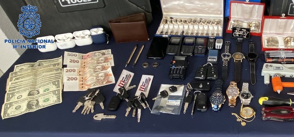 Nota De Prensa + Foto "La Policía Nacional Detiene A Un Hombre Por 24 Robos Con Fuerza En Trasteros Y Tres Robos En Interior De Vehículos"