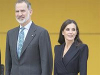 La Reina Letizia deslumbra en su regreso a Asturias con su traje 'kimono' más favorecedor