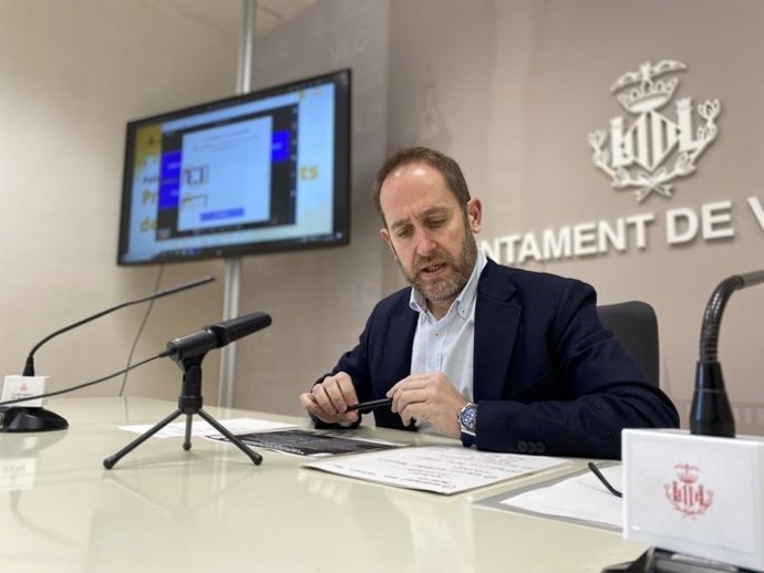 El concejal de Protección Ciudadana en Valncia, Aarón Cano, presenta los datos de siniestralidad vial en la ciudad durante 2022.
