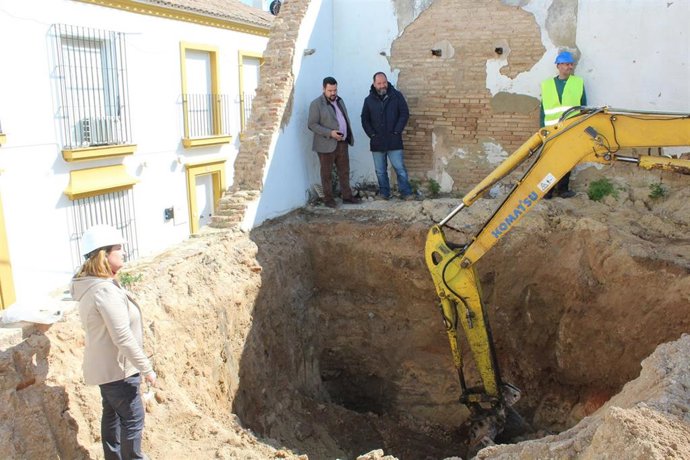 Inicio de las obras en las caballerizas de la Hacienda Santo Ángel, en Gines, en Sevilla.