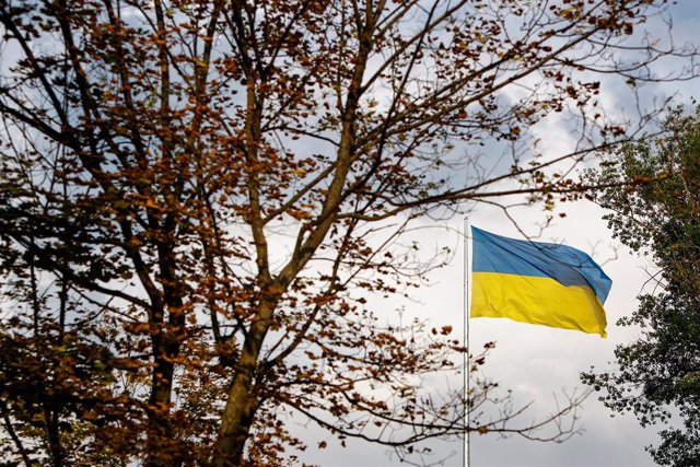 Archivo - Bandera de Ucrania en Járkov