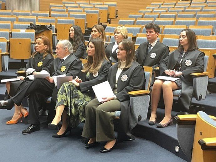 Set Jutges I Dos Magistrats Juren Els seus Crrecs Davant La Sala De Govern Del Tribunal Superior De Justícia De La Comunitat Valenciana