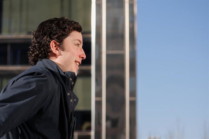Francisco Nicolás Gómez Iglesias, conocido como El Pequeño Nicolás, a su llegada a un juicio en la Audiencia Provincial de Madrid.