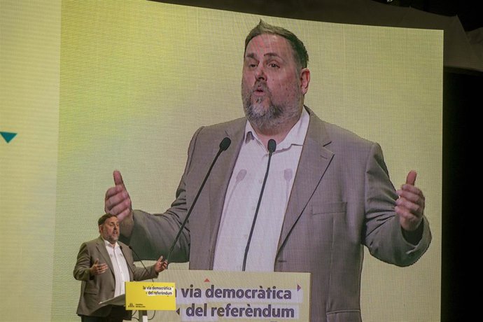 El presidente de ERC, Oriol Junqueras, interviene durante el congreso de Esquerra Republicana de Catalunya, en la Fira de Lleida, a 28 de enero de 2023.