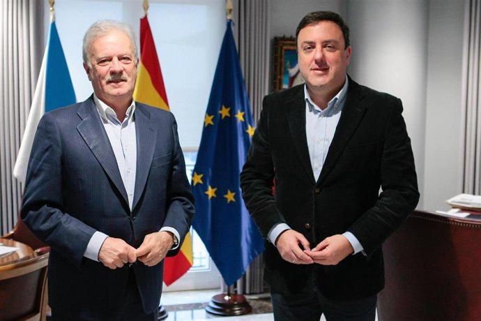 El presidente de la Diputación de A Coruña,, Valentín González Formoso, y el periodista Manuel Campo Vidal