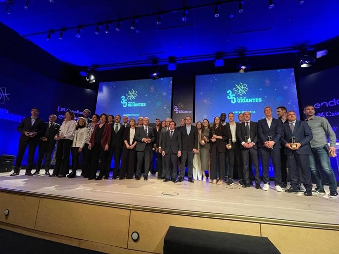 Foto de familia tras la XXXV edición de la Gala Premios Gigantes