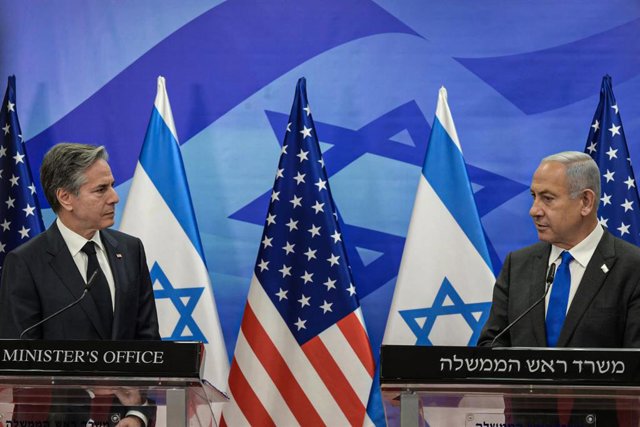 Imagen de archivo del secretario de Estado estadounidense Anthony Blinken y el primer ministro israelí Benjamin Netanyahu en una rueda de prensa conjunta en Jerusalén