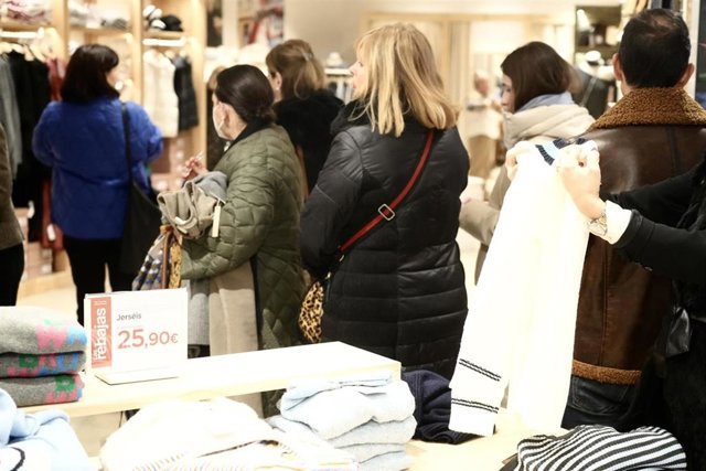 Arrancan las Rebajas de invierno en El Corte Inglés