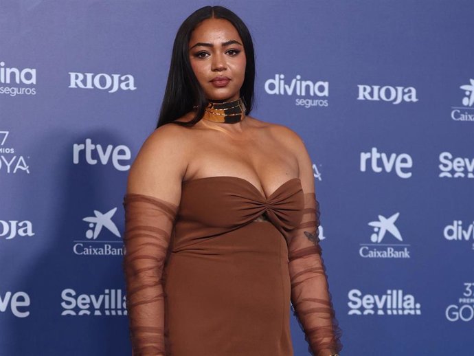 BERTA VÁZQUEZ EN LA ALFOMBRA ROJA DE LOS PREMIOS GOYA