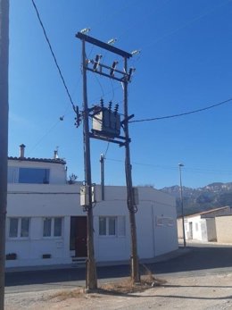 Punto de transformación a la intemperie eliminado en Vinars (Tarragona)