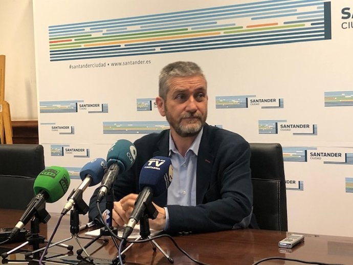 Archivo - Javier Ceruti (Cs), portavoz de Cs en el Ayuntamiento de Santander; portavoz del equipo de Gobierno municipal (PP-Cs) y concejal de Urbanismo, Innovación y Contratación