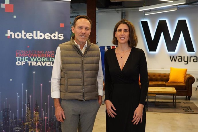 El consejero delegado de Hotelbeds, Nicolas Huss, y la directora de Telefónica Open Innovation, Irene Gómez Luque