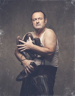 Archivo - Imagen de la obra de teatro 'El enterrador'