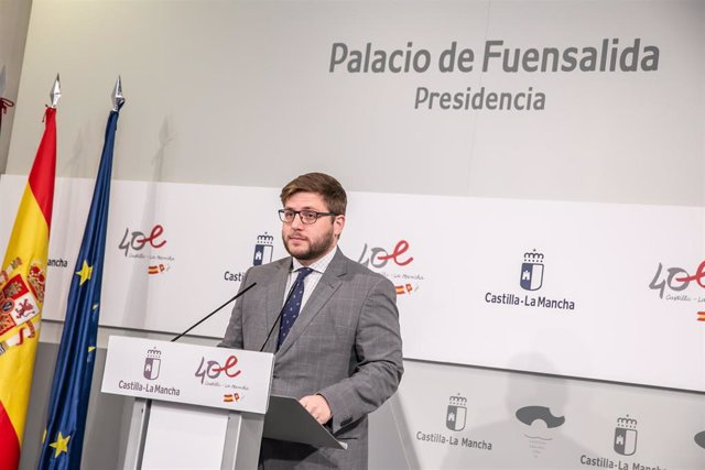 El consejero de Fomento, Nacho Hernando, comparece en rueda de prensa para informar sobre los acuerdos del Consejo de Gobierno relacionados con su departamento.