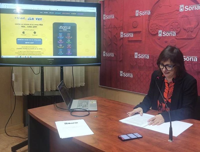 La concejal de Igualdad, Gloria Gonzalo, presenta la aplicación '¿LoVes?'
