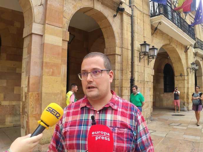 Archivo - El concejal del PSOE en el Ayuntamiento de Oviedo Diego Valiño.