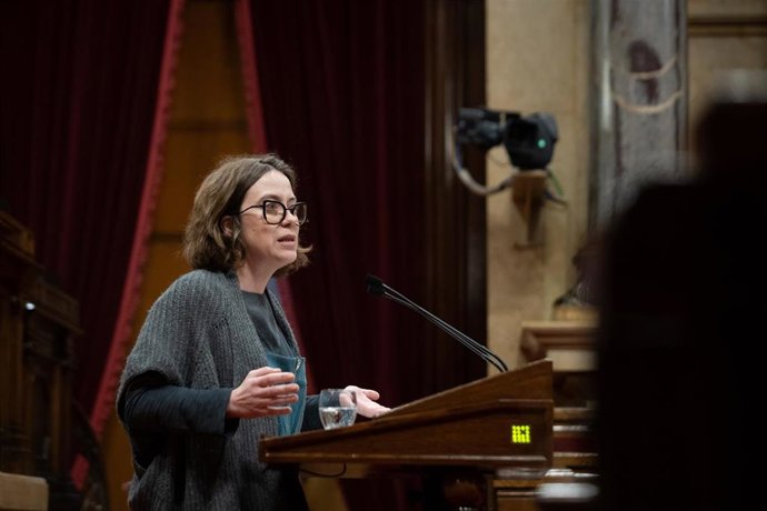 La diputada de la CUP Eullia Reguant interviene en el pleno del debate de los Presupuestos de la Generalitat en el Parlament, el 14 de febrero de 2023.