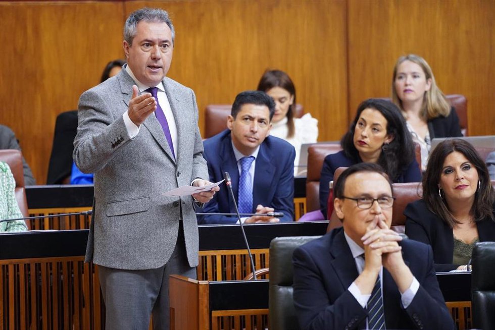 El secretario general del PSOE de Andalucía, Juan Espadas, en una foto de archivo en el Parlamento andaluz.