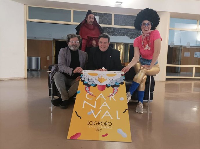 Presentación del Carnaval de Logroño 2023, con el concejal Kilian Cruz y miembros de Sapo Producciones