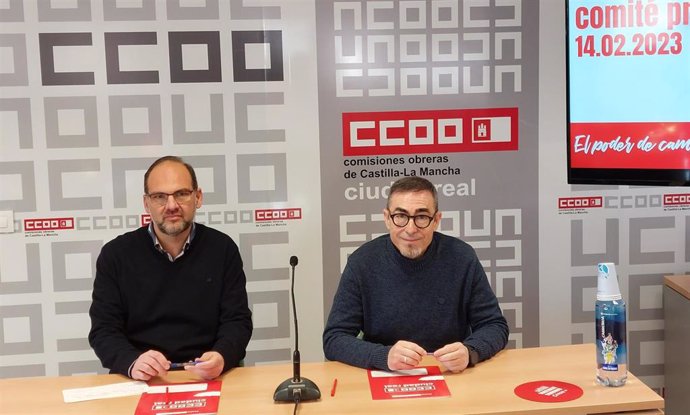 El secretario general de CCOO Paco de la Rosa junto al secretario de de CCOO en la provincia de Ciudad Real, José Manuel Muñoz